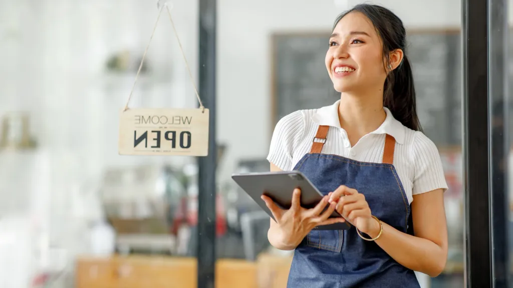 woman business owner doing digital marketing