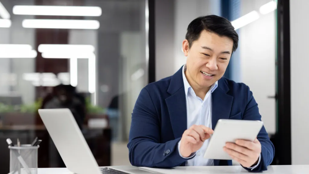 Business owner getting online business loan